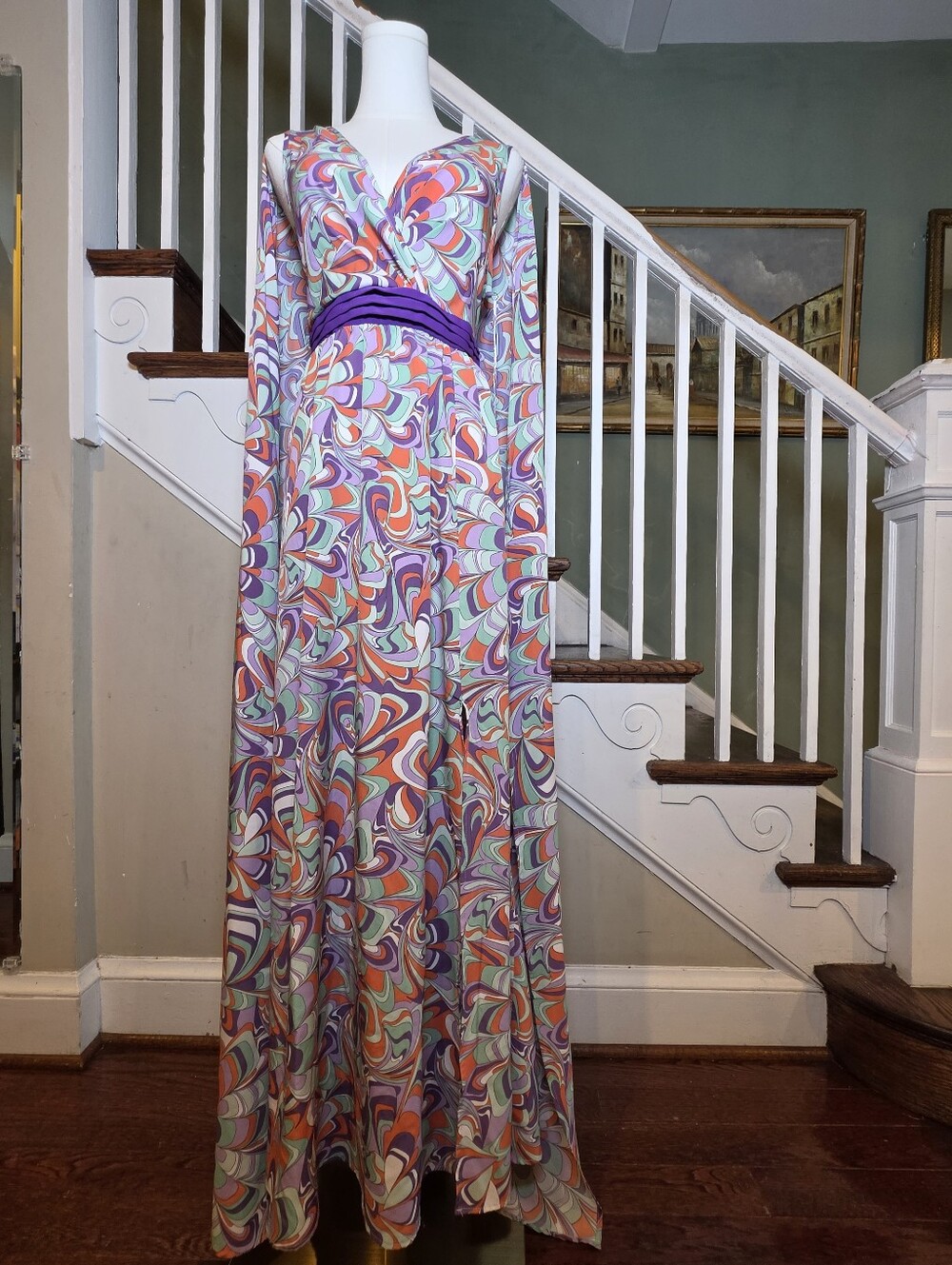 Unique Vintage Womens Printed Groovy Retro V Neckline Split Sleeve Cape Dress